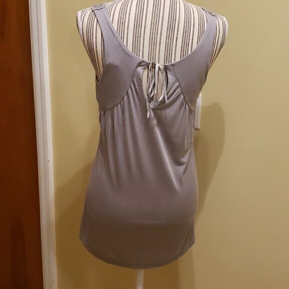 𝅺GRAY/SILVER Kenar tank top. Small - Picture 2 of 9